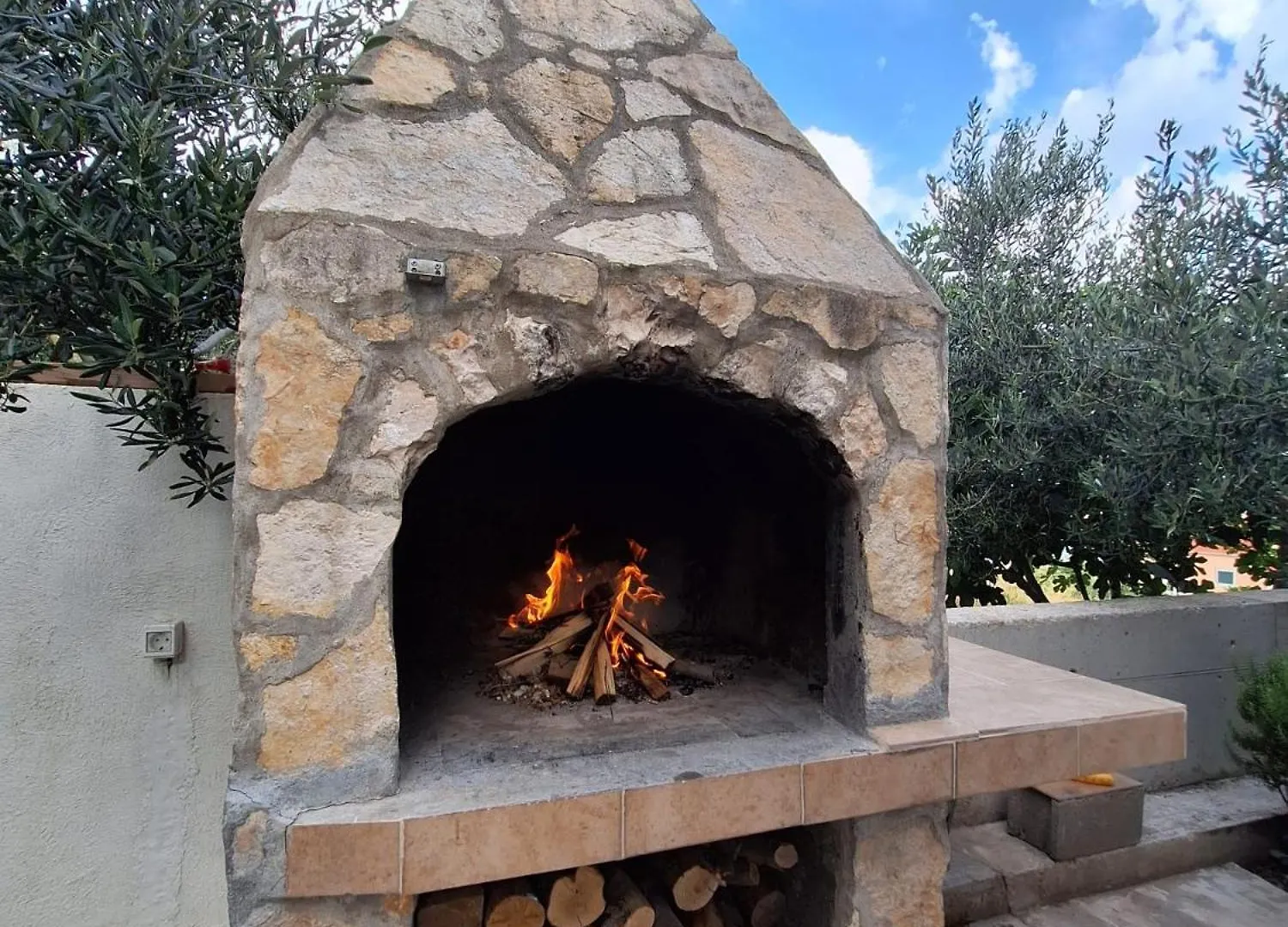 Apartments Vini Seget Donji Croatia