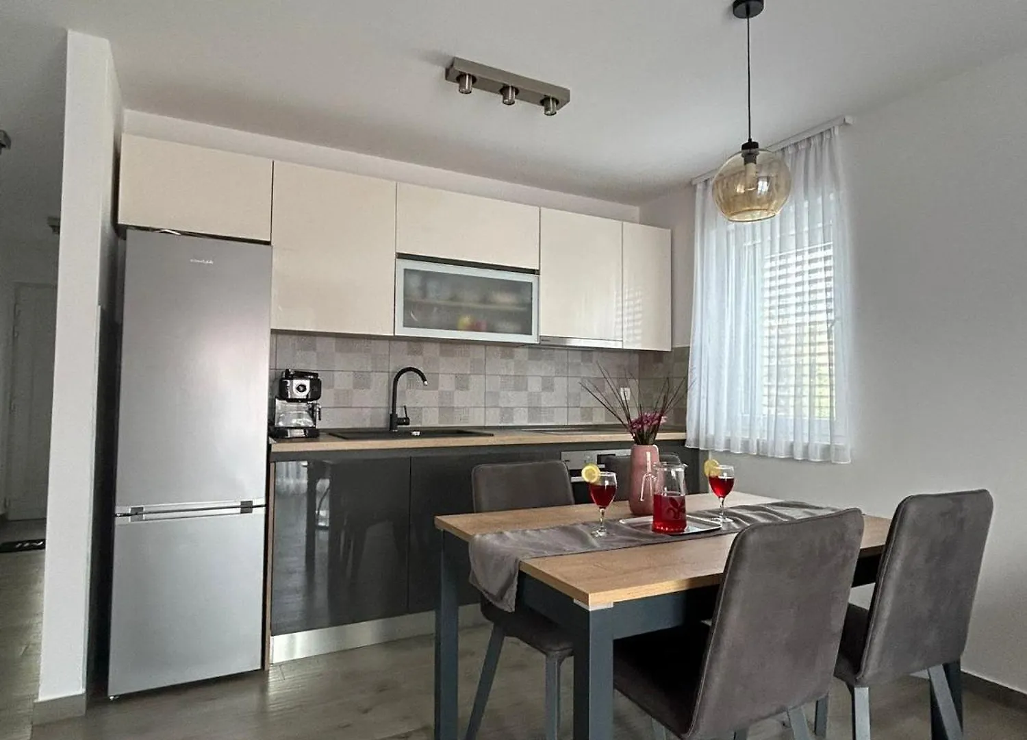 Apartments Vini Seget Donji 0*,  Croatia